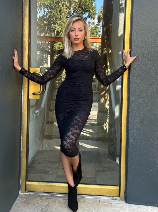 Le Stretch Lace Long Sleeve Dress