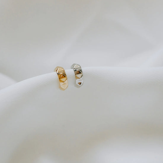 Pyramid Ear Cuff - Gold