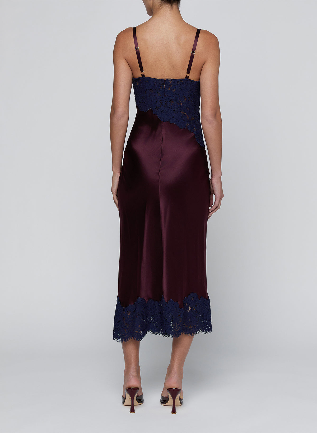 ARAMINTA LACE APPLIQUE DRS